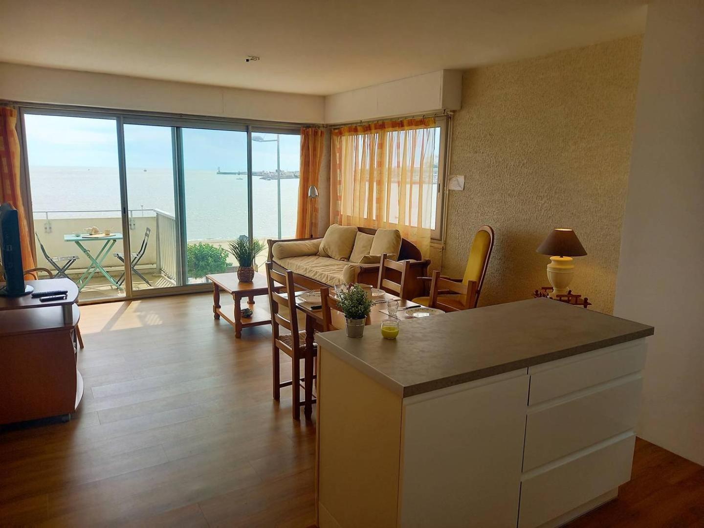 Royan - Vue Mer Pour Cet Appartement Face A La Plage - Grande Conche Exterior foto